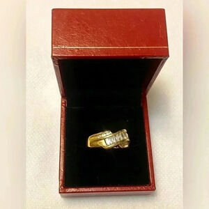 EDCO brand cute gold tone ring  💍